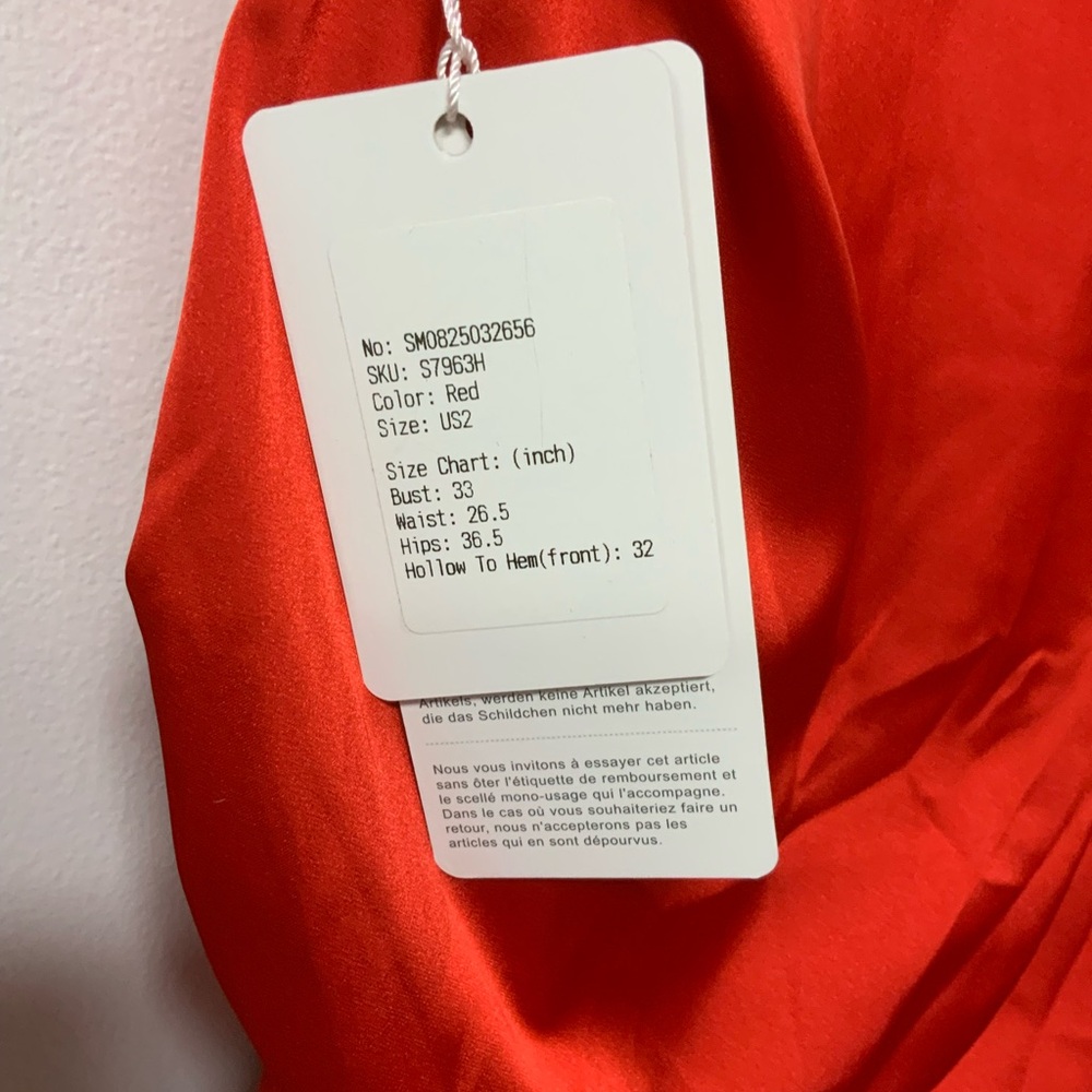 RED DRESS - Picture 3 of 3